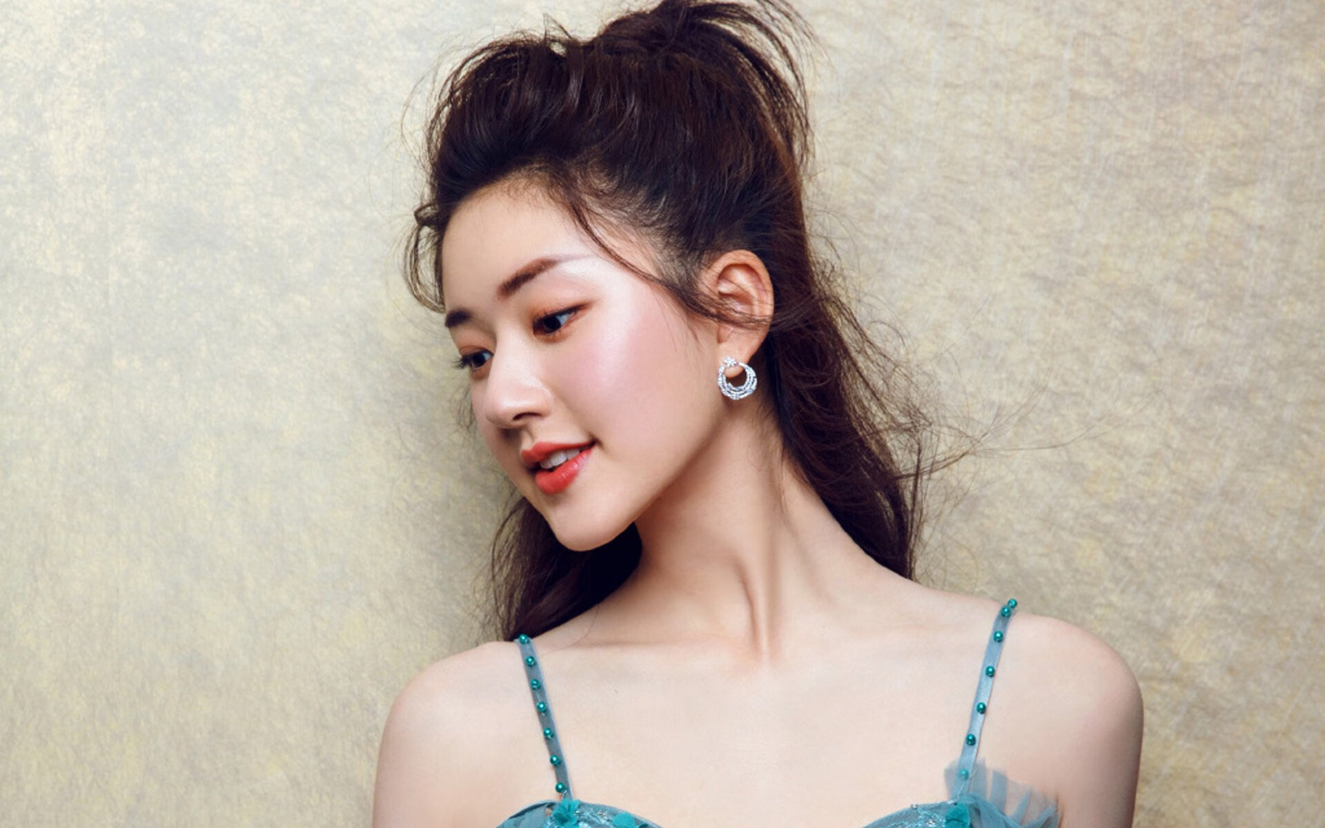 爱游戏中国官方网站平台-英格兰队在2024年欧洲杯决赛中2-1不敌西班牙，连续两届获得亚军，英格兰进欧洲杯决赛上半场