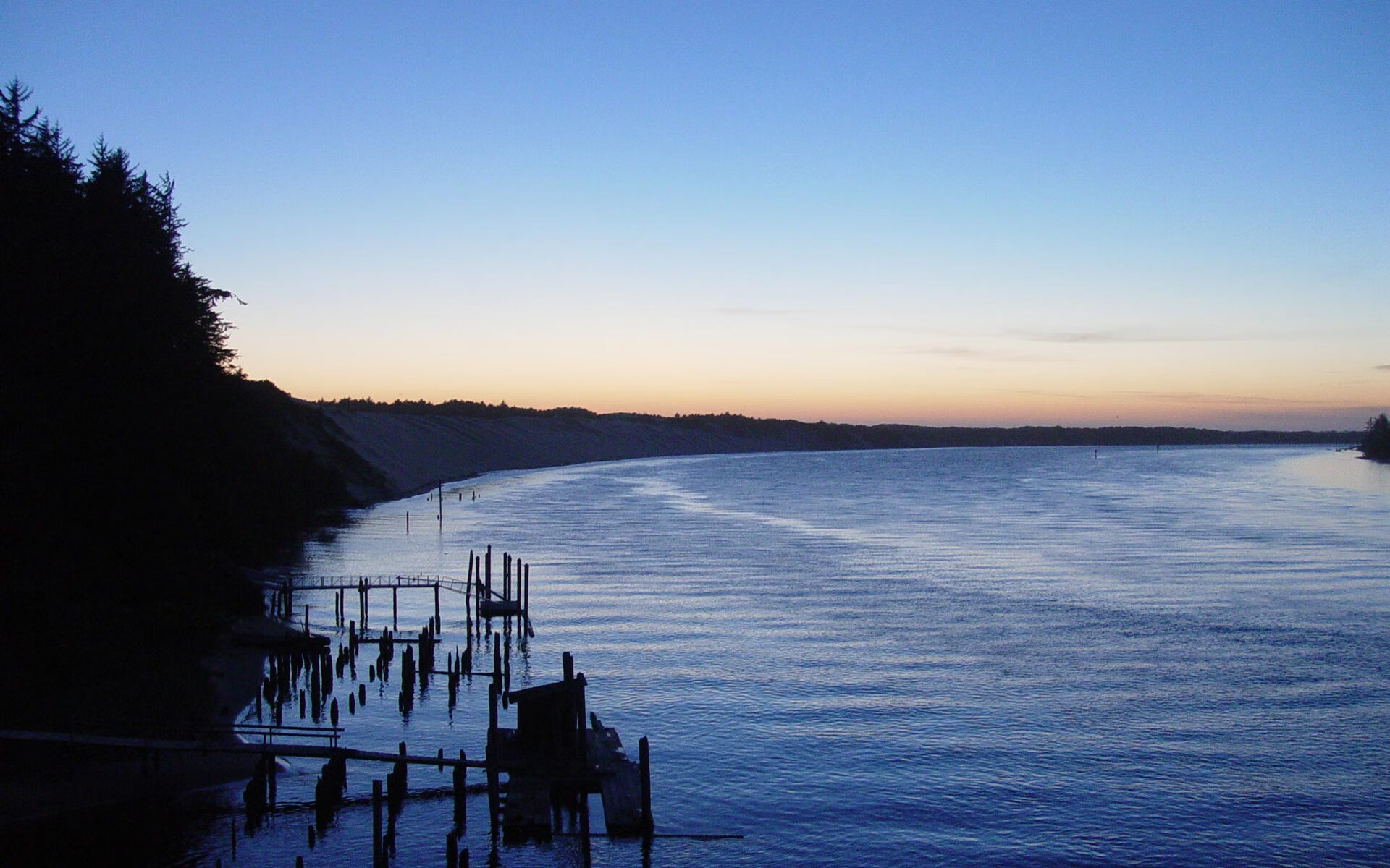 爱游戏娱乐-英格兰马术队在巴黎奥运会三项赛团体决赛中获得银牌，展现出色表现。