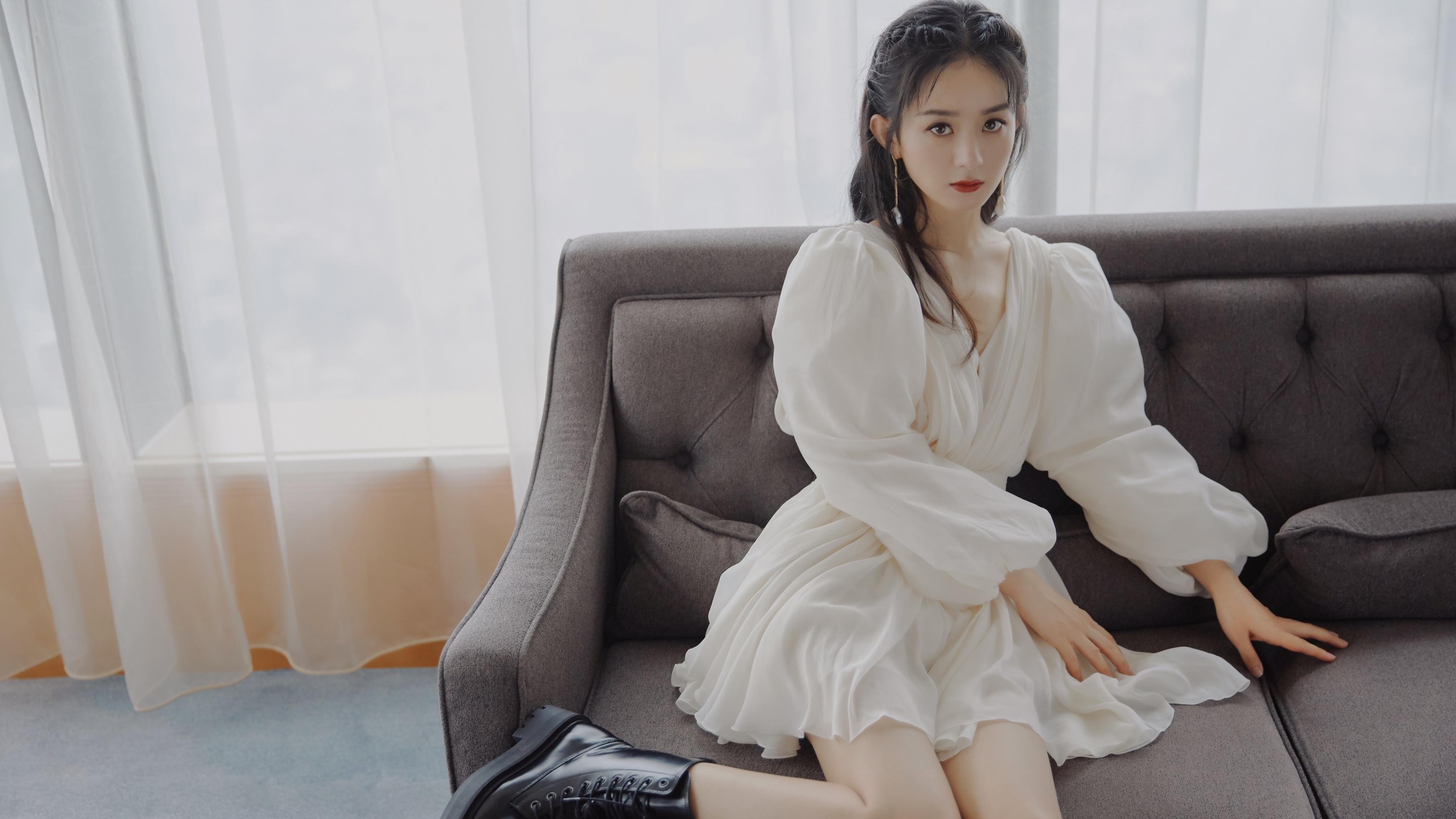 AYX体育官网-英超球队视频分析系统提升中场组织与防守协作效率，英超球队战术