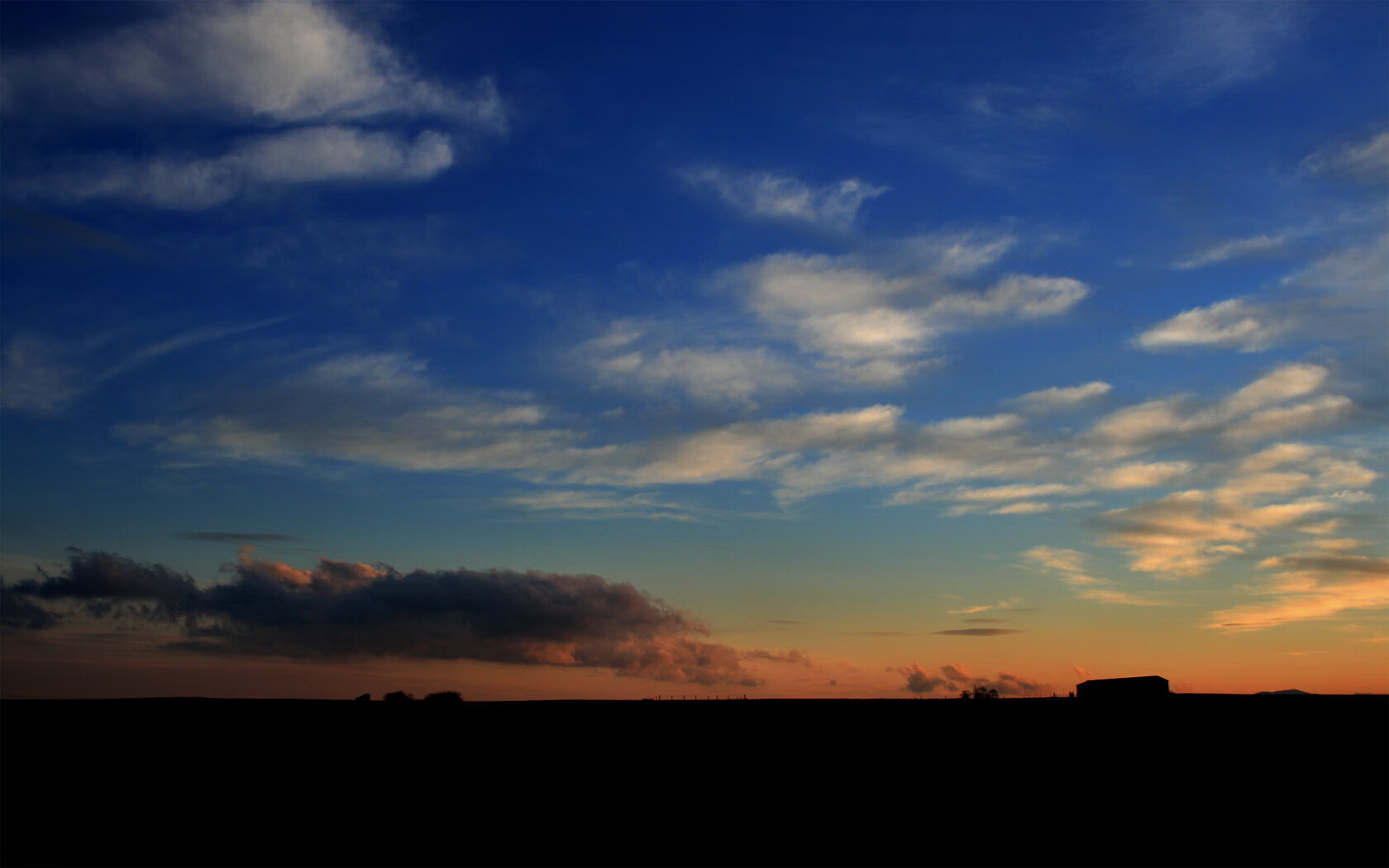 爱游戏平台-意甲快速反击：瞬间突破，惊艳全场！，意甲防守反击